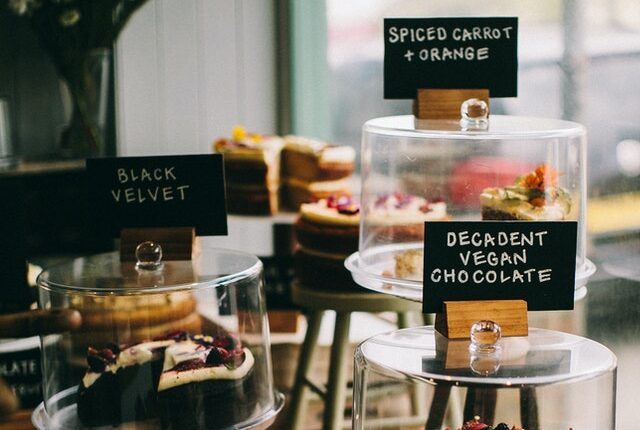 Vegan cakes or cookies are less of a weight loss diet