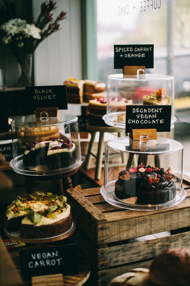 Vegan cakes or cookies are less of a weight loss diet